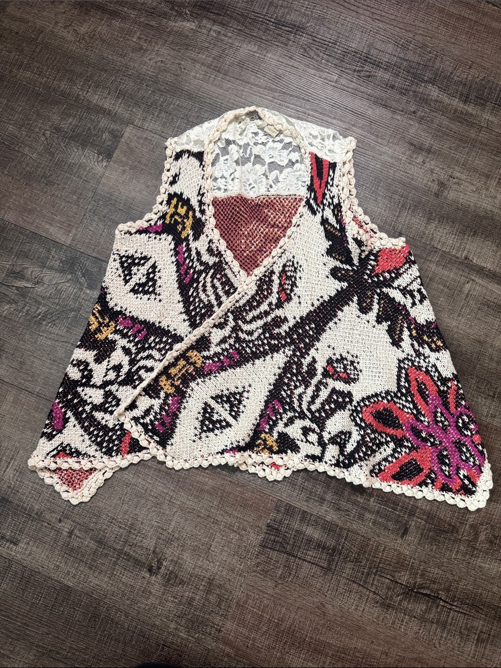 gimmicks by BKE Mixed Print Crochet Lace Trim Vest in White, Black, Pink